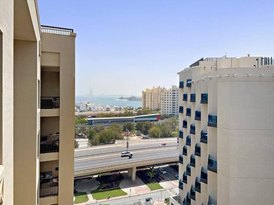 Stonetree - Elegant 2br With 1 Maids * Dubai